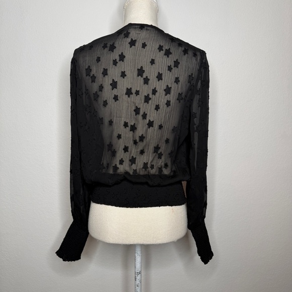 L’AGENCE Blouse Dulce Star Black Wrap Sheer Smocked Waist Long Sleeve Size L - Picture 4 of 8